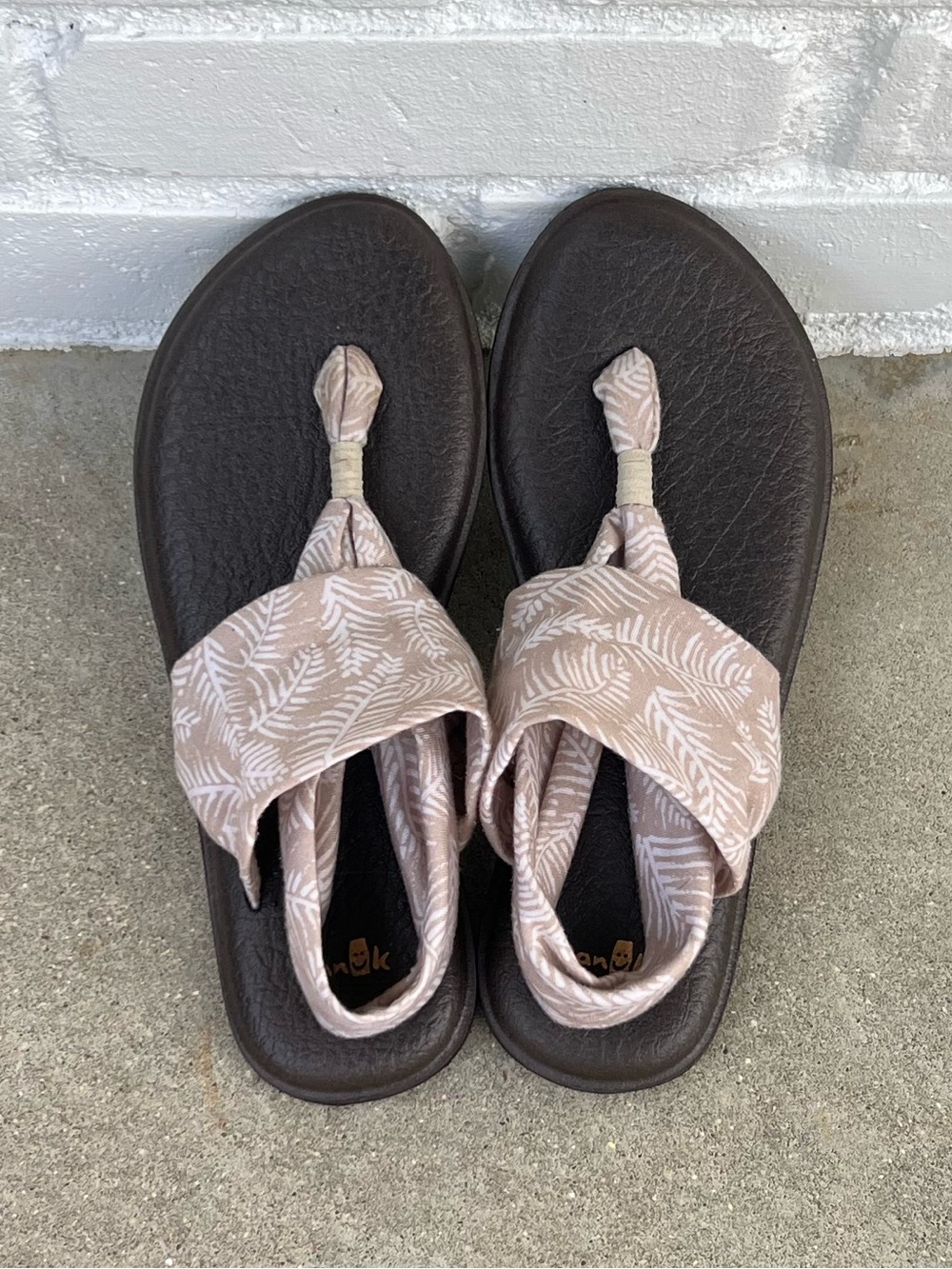 7 Sanuk Sandals Women’s